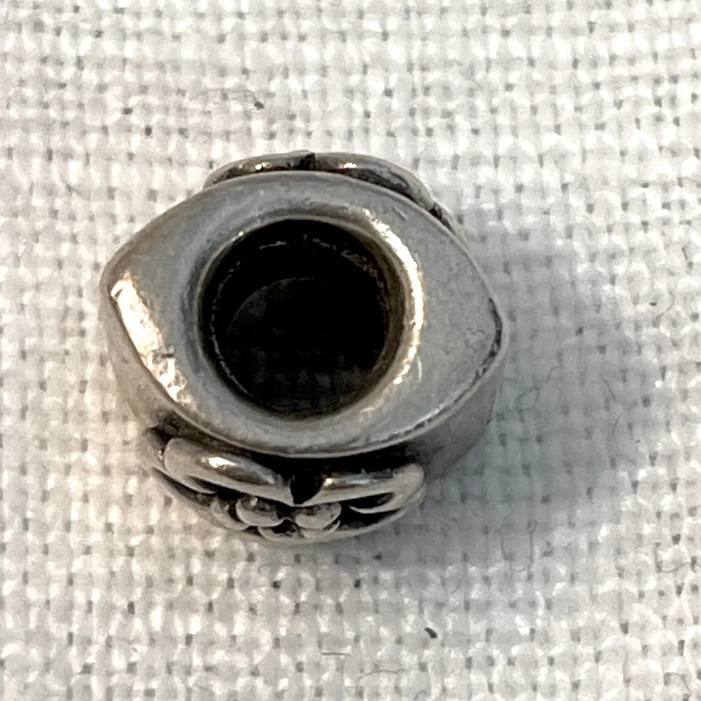 Authentic Pandora Authentic Retired Sterling Silver Daisy Bead - Picture 4 of 4